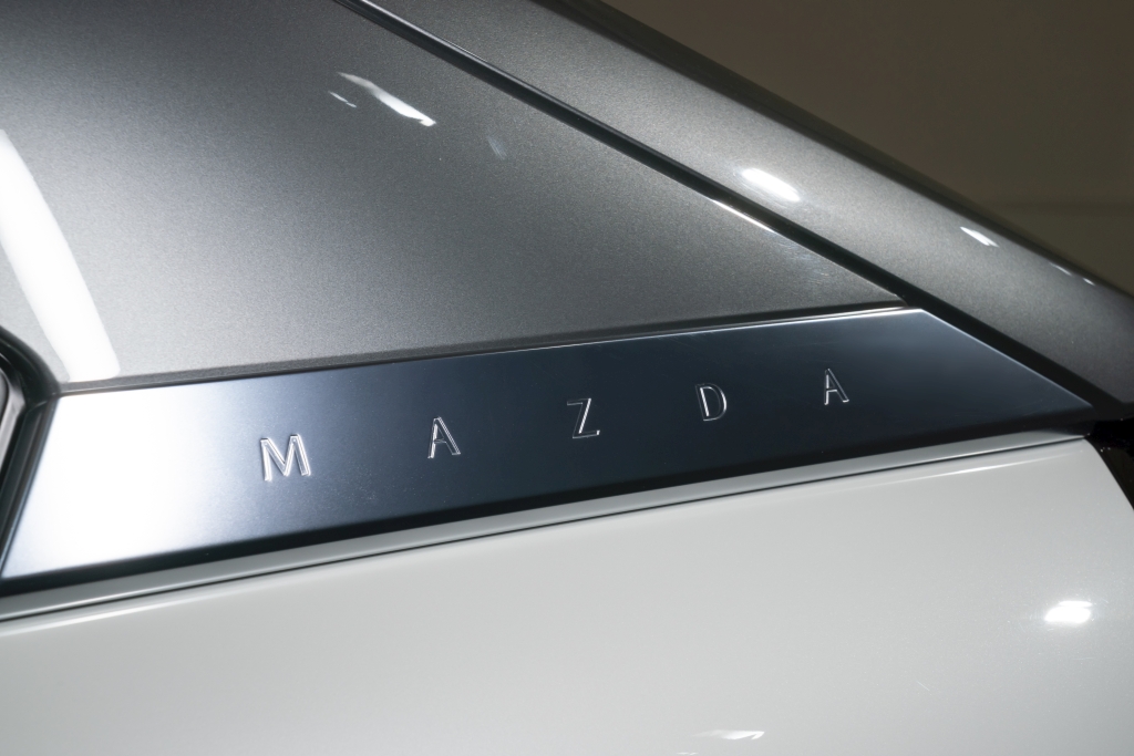 https://huberkolbnitz.mazda.at/wp-content/uploads/sites/16/2020/08/Mazda-MX-30-Design-Model-Static_Details-7_hires.jpg